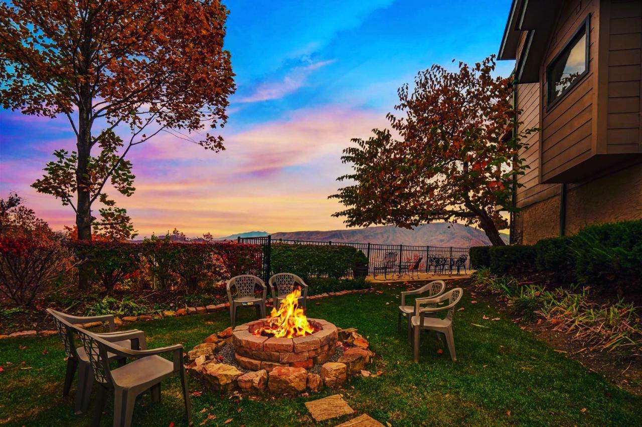 Tanasi Lodge - Reunions, Retreats, Weddings, Family Getaways سيفيرفيل المظهر الخارجي الصورة