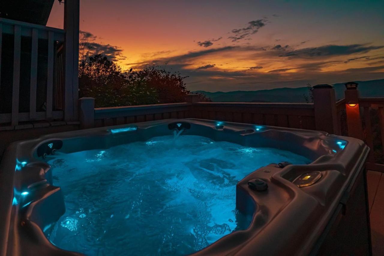 Tanasi Lodge - Reunions, Retreats, Weddings, Family Getaways سيفيرفيل المظهر الخارجي الصورة