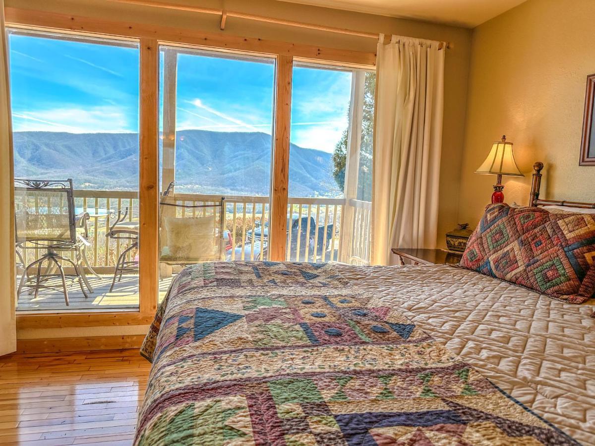 Tanasi Lodge - Reunions, Retreats, Weddings, Family Getaways سيفيرفيل المظهر الخارجي الصورة