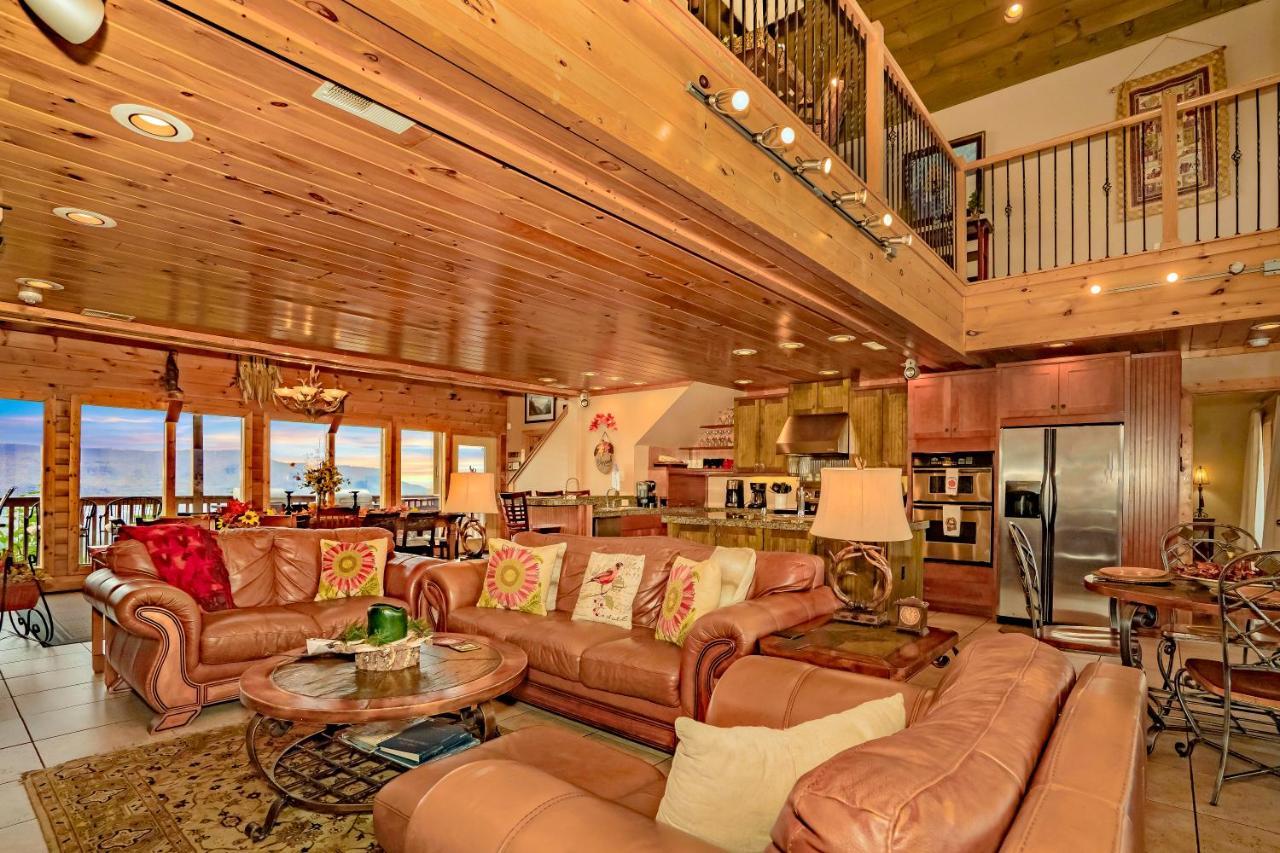Tanasi Lodge - Reunions, Retreats, Weddings, Family Getaways سيفيرفيل المظهر الخارجي الصورة